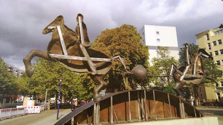Das Denkmal für die Magdeburger Luftdruckforschung lehrt uns heute noch vieles. Das Denkmal für die Magdeburger Luftdruckforschung lehrt uns heute noch vieles.
