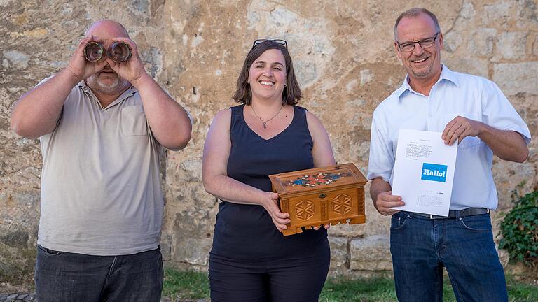 Sammeln in den kommenden Jahren wundersame Gegenstände aus ganz Franken: Der Berliner Künstler Marc Haselbach (links), Projektkoordinatorin Veronika Genslein und Jörg Meißner, Direktor des Museums für Franken in Würzburg. Sammeln in den kommenden Jahren wundersame Gegenstände aus ganz Franken: Der Berliner Künstler Marc Haselbach (links), Projektkoordinatorin Veronika Genslein und Jörg Meißner, Direktor des Museums für Franken in Würzburg.