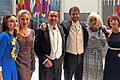 Nach der Generalprobe freuten sie sich auf die große Bühnen-Premiere in der Dresdener Semperoper: Corinna (gespielt von Elena Gorshunova), Marchesa Melibea (Maria Kataeva), Joe Walthera (Zauberkünstler Joachim Schug/Kürnach), Dirigent Francesco Lanzilotta, Madame Cortese (Julia Maria Dan) und Pafema (Zauberkünstlerin Petra Schug/Kürnach).