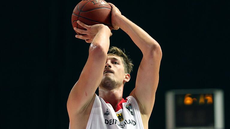 Tibor Pleiß       -  Tibor Pleiß spielt künftig für Panathinaikos Athen