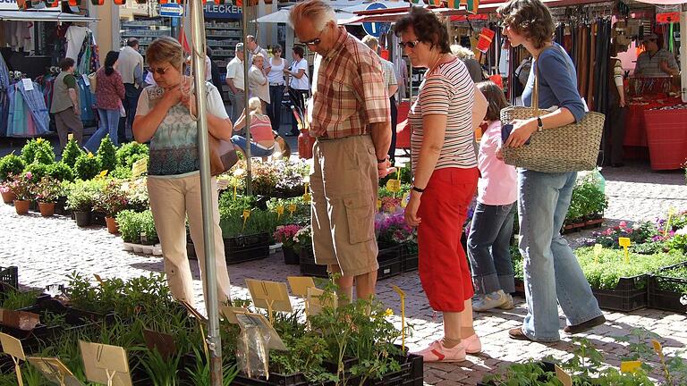 Am kommenden Sonntag wird die Marktsaison in Bischofsheim mit einem Blumen- und Frühlingsmarkt eröffnet (Archivbild)