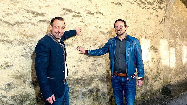 Freuen sich darauf, das alte Gemäuer mit Leben zu füllen: Bürgermeister Michael Werner (links) und Stadtrat Bastian Steinbach. Freuen sich darauf, das alte Gemäuer mit Leben zu füllen: Bürgermeister Michael Werner (links) und Stadtrat Bastian Steinbach.