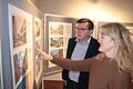 Museumsleiterin Elfriede Böck erinnert sich mit Bürgermeister Armin Warmuth an alte Zeiten.       -  Museumsleiterin Elfriede Böck erinnert sich mit Bürgermeister Armin Warmuth an alte Zeiten.