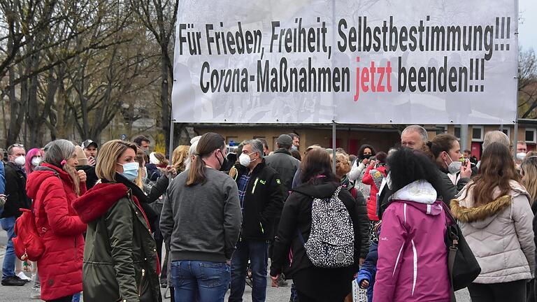 Impression der zweiten SWADS-Demo im April auf dem Volksfestplatz. Die für den 1. Mai geplante Veranstaltung wurde kurzfristig abgesagt.