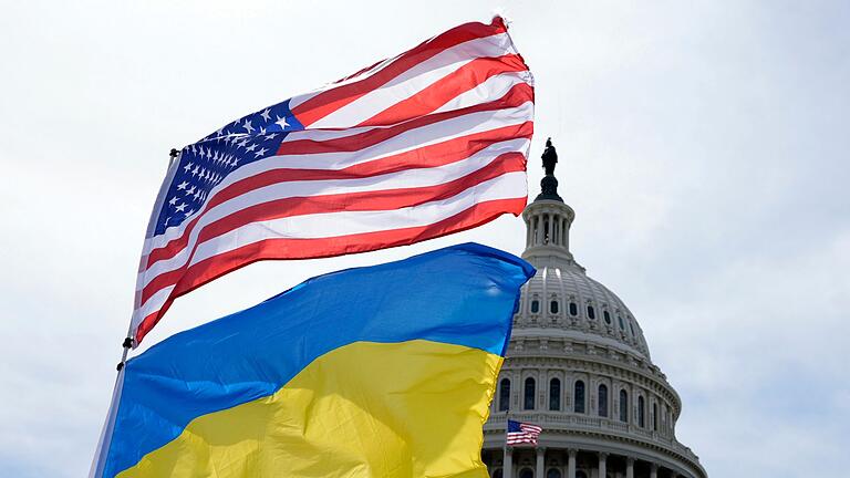 Ukraine und USA schließen Absichtserklärung - Kiew hofft, mit dem Abkommen über die Ausbeutung ukrainischer Bodenschätze die USA als dauerhafte Schutzmacht an sich zu binden. (Archivbild) Ukraine und USA schließen Absichtserklärung - Kiew hofft, mit dem Abkommen über die Ausbeutung ukrainischer Bodenschätze die USA als dauerhafte Schutzmacht an sich zu binden. (Archivbild)