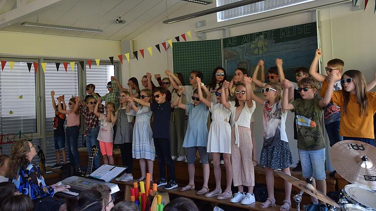 Konzert mit Urlaubsstimmung an der Grundschule in Partenstein. Konzert mit Urlaubsstimmung an der Grundschule in Partenstein.