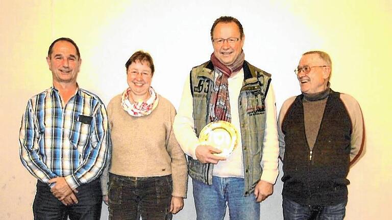 Die ersten drei und die beste Frau (v.l.):  Paul Mehrlich, Ursula Schmitt, Sieger Dieter Fischer, Hansi Kraus.