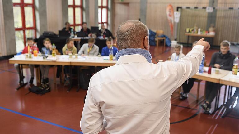 Das Jugendhaus des Landkreises in Leinach bietet Platz für eine Vielzahl von Seminaren und Bildungsangeboten. Die CSU möchte das Jugendhaus zu einer Umweltbildungsanstalt weiterentwickeln. Das Jugendhaus des Landkreises in Leinach bietet Platz für eine Vielzahl von Seminaren und Bildungsangeboten. Die CSU möchte das Jugendhaus zu einer Umweltbildungsanstalt weiterentwickeln.