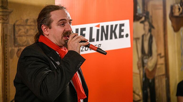 Sebastian Roth beim Politischen Aschermittwoch der Linken im Würzburger Hofbräukeller. Sebastian Roth beim Politischen Aschermittwoch der Linken im Würzburger Hofbräukeller.