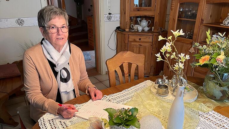 Waltraud Reinstein ist schon sehr lange und begeistert im Ehrenamt der Kirche tätig