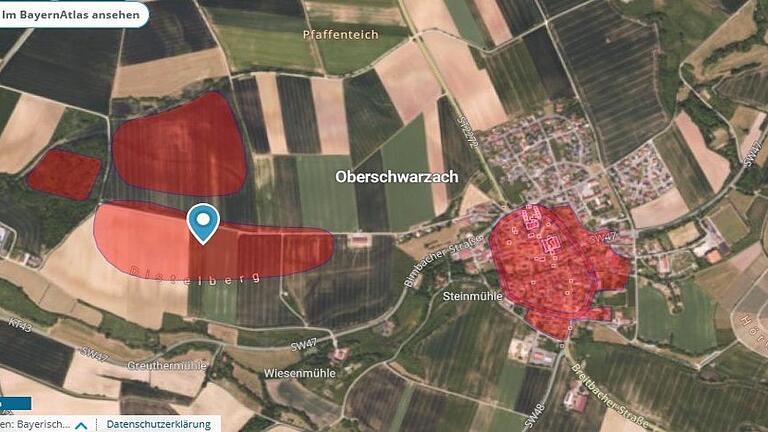 Die Karte Oberschwarzachs aus dem BayernAtlas mit einer gekennzeichneten Stelle archäologischer Funde. Die Karte Oberschwarzachs aus dem BayernAtlas mit einer gekennzeichneten Stelle archäologischer Funde.