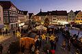 Nicht nur zur blauen Stunde bot der Marktplatz in Mellrichstadt ein stimmungsvolles Bild.