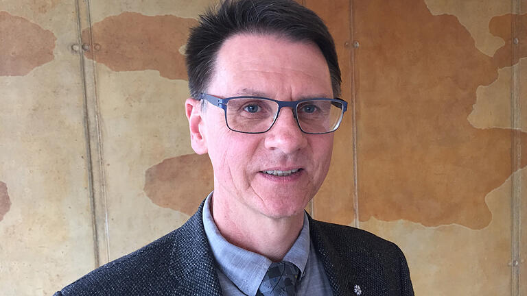 Nennt die Borreliose ein 'Chamäleon': Dr. Christian Pfeiffer, Facharzt für Allgemeinmedizin und Bezirksvorsitzender des Bayerischen Hausärzteverbandes. Nennt die Borreliose ein 'Chamäleon': Dr. Christian Pfeiffer, Facharzt für Allgemeinmedizin und Bezirksvorsitzender des Bayerischen Hausärzteverbandes.