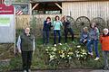100 Jahre: der Obst- und Gartenbauverein feiert runden Geburtstag, von links Kassier Elmar Engert, die Beisitzerinnen Marion Breunig und Brigitte Mark, stellvertretende Vorsitzende Ulrike Ernst-Schwertberger, Beisitzer Klemens Senn, Schriftführerin Michaela Füller und Vorsitzender Bruno Lurz
