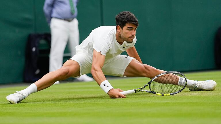 Wimbledon 2024       -  Hat sich mit 6:3, 6:4, 1:6, 7:5 gegen den französischen Tennisprofi Ugo Humbert durchgesetzt: Der Spanier Carlos Alcaraz.