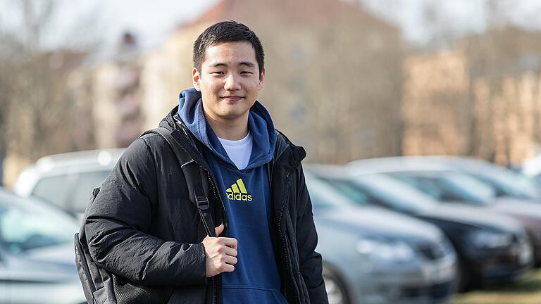 Jiahong Yuan, 20 Jahre, Student aus Würzburg. Jiahong Yuan, 20 Jahre, Student aus Würzburg.