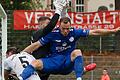 Marc Hänschke (Mitte) vom FV 04 Würzburg im Hinspiel an der Mainaustraße gegen Torhüter Lukas Kycek und Abwehrspieler Felix Behnke von der SpVgg SV Weiden. Am Freitagabend treten die Nullvierer zum Rückspiel in der Oberpfalz an.