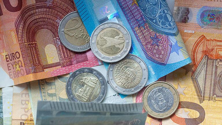 Bargeld - Euro       -  Nach Veröffentlichung des Koalitionsvertrags kursiert wieder die Behauptung, in Deutschland solle das Bargeld abgeschafft werden.