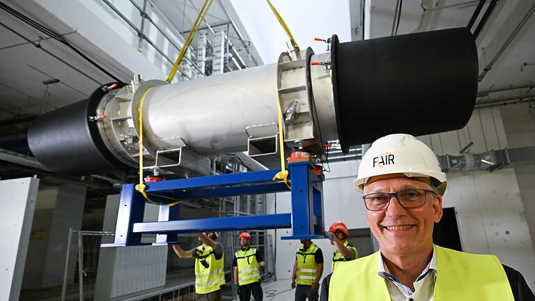 Baustelle Teilchenbeschleuniger &bdquo;Fair&rdquo; in Darmstadt       -  Tonnenschwere Magnete müssen in der Anlage in die Tiefe gelassen werden.