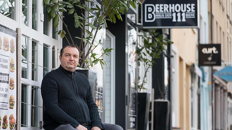 Helmut Hönig betreibt das Beerhouse 111 in der Juliuspromenade in Würzburg. Helmut Hönig betreibt das Beerhouse 111 in der Juliuspromenade in Würzburg. 