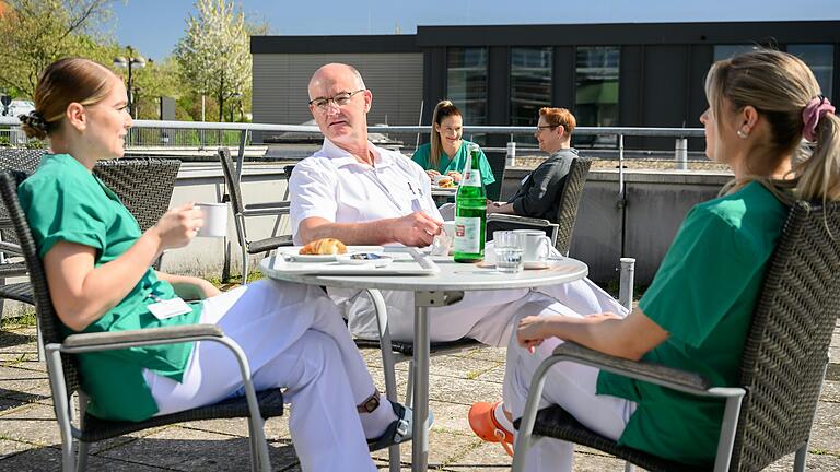 Mittagspause in der KKL: Rund 200.000 Mahlzeiten werden jährlich ausgegeben. Davon profitiert nicht nur das Personal. Mittagspause in der KKL: Rund 200.000 Mahlzeiten werden jährlich ausgegeben. Davon profitiert nicht nur das Personal.