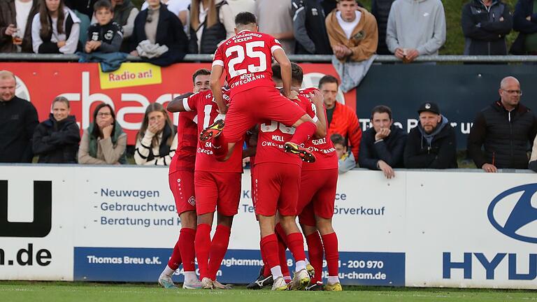 Die Würzburger Kickers hoffen, zum Rückrundenauftakt einen Auswärtssieg beim FC Memmingen bejubeln zu können. Die Würzburger Kickers hoffen, zum Rückrundenauftakt einen Auswärtssieg beim FC Memmingen bejubeln zu können.
