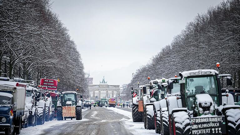 Bauernproteste - Berlin.jpeg       -  Die Bauern wollen nächste Woche weiter protestieren. Von Schnee und Winter wollen sie sich nicht aufhalten lassen.