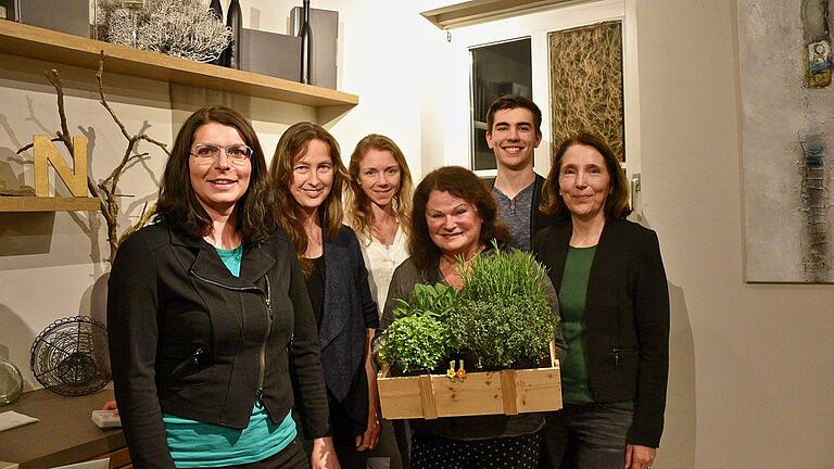 Der neue Vorstand des Ortsverbands von Bündnis 90/Die Grünen: Andrea Rauch (Sprecherin), Ulrike Pierl (Schriftführerin), Monika Jandl-Meisner (Kassenwart), Regina Hettrich (ehemalige Sprecherin), Elias Dietrich (Beisitzer) und Doris Geiger (Sprecherin). Der neue Vorstand des Ortsverbands von Bündnis 90/Die Grünen: Andrea Rauch (Sprecherin), Ulrike Pierl (Schriftführerin), Monika Jandl-Meisner (Kassenwart), Regina Hettrich (ehemalige Sprecherin), Elias Dietrich (Beisitzer) und Doris Geiger (Sprecherin).