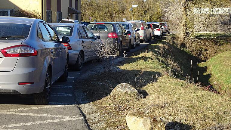 Auf der unteren Verbindungsstrecke zwischen Judenpfad und Alter Staatstraße kann es aufgrund des Park- und Suchverkehrs bisweilen brenzlig werden.