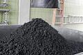 So sieht getrockneter Klärschlamm aus. Ab November 2020 soll in Schweinfurt der Klärschlamm aus dem Klärwerk der Stadtentwässerung getrocknet werden.