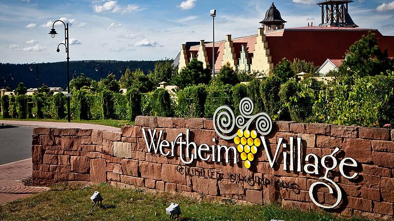 Das Wertheim Village bei Bettingen: Ab Donnerstag dürfen hier die Geschäfte wieder öffnen. Das Wertheim Village bei Bettingen: Ab Donnerstag dürfen hier die Geschäfte wieder öffnen.