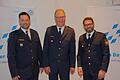 Unterfrankens Polizeipräsident Detlev Tolle (Mitte)verabschiedete Polizeioberrat Daniel Seeburg (rechts) und wünschte seinem Nachfolger, Polizeioberrat Daniel Müller (links), viel Erfolg bei der Leitung der Polizeiinspektion Haßfurt.