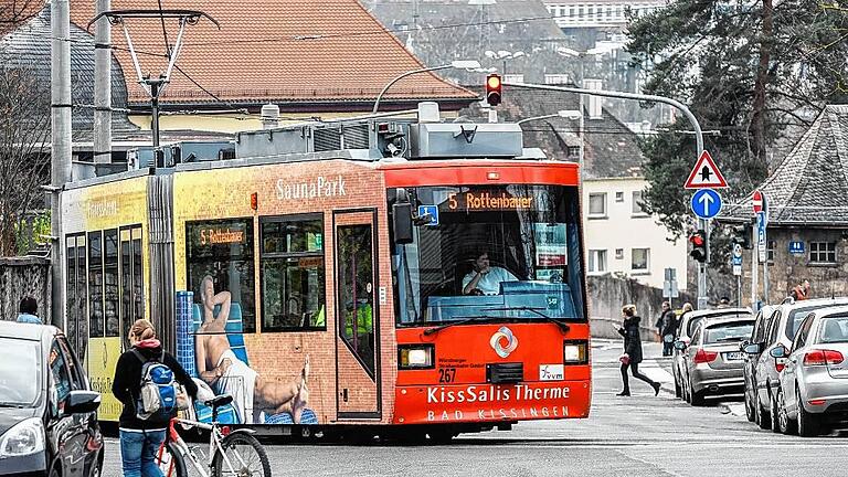 Wenn die Ergebnisse der Civity-Studie stimmen, liegt Würzburg ganz vorne beim Straba-Angebot. In Grombühl soll es noch besser werden, mit der Verlängerung der Gleise zum ZIM und zum ZOM.