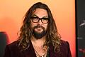 Schauspieler Jason Momoa       -  Für Jason Momoa beginnt die Weihnachtszeit erst mit Liedern von Hollywood-Ikone Barbra Streisand. (Fotoarchiv)