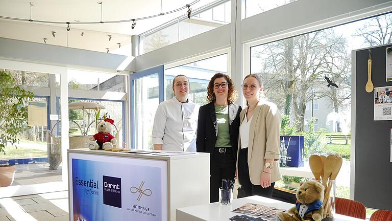 In der Sommerhalle suchte das Dorint nach neuen Hotelhelden in Küche, Service und Eventmanagement. - In der Sommerhalle suchte das Dorint nach neuen Hotelhelden in Küche, Service und Eventmanagement. In der Sommerhalle suchte das Dorint nach neuen Hotelhelden in Küche, Service und Eventmanagement. - In der Sommerhalle suchte das Dorint nach neuen Hotelhelden in Küche, Service und Eventmanagement.