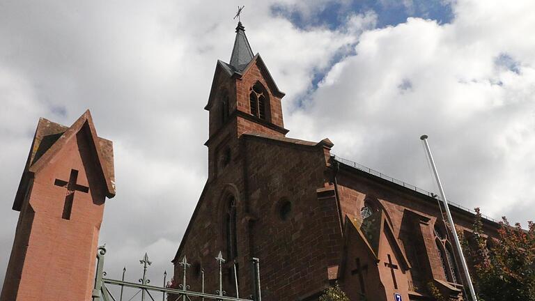 Auf ein Neues: Seit 2021 wird für die erste Pfarrstelle in der evangelisch-lutherischen Kirchengemeinde Marktheidenfeld jemand gesucht. (Symbolbild) Auf ein Neues: Seit 2021 wird für die erste Pfarrstelle in der evangelisch-lutherischen Kirchengemeinde Marktheidenfeld jemand gesucht. (Symbolbild)