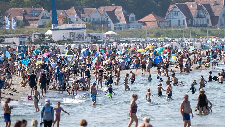 Sommerwetter an der Ostsee       -  Die Strände waren überfüllt.