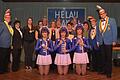 Viele Ehrungen gab es beim Inthroball für langjährige Mitglieder der Faschingsgilde Helau Krakau, v.l. vorne: Lena Becker, Lea Hamberger, Melanie Lach, hinten: Vorstand Bernd Wilhelm, FVF-Beirätin Ingrid Ganzer, Anna Thiele, Nadine Klinger, Werner Lawrenz, Nicole Stichler, Frank Volling, Inge Trunk, Hans-Jürgen Schmid, Wiltrud Wilhelm, Ordenskanzler Wolfgang Knorr, Sitzungspräsident Michael Kiesel.