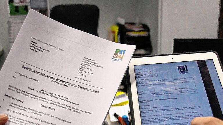 Wischen statt blättern heißt es seit einiger Zeit im Kitzinger Stadtrat. 26 von 32 Räten oder Ortssprechern nutzen die Möglichkeit, sich die Unterlagen für die Sitzungen auf dem Tablet anzuschauen. FOTO: Siegfried Sebelka