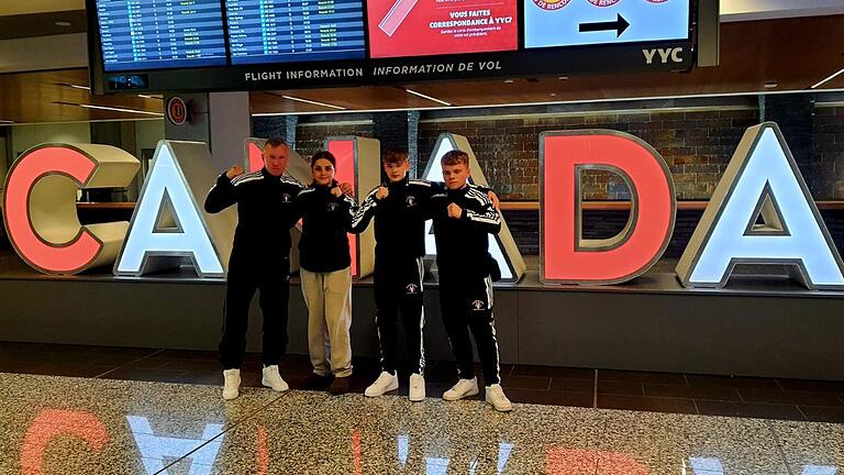 Das Schweinfurter Quartett bei der WM in Kanada. Von links: Headcoach Alexey Krug, Kelly Kloos, Miguel Insam und Vitali Ebelt von 'Superior-SW'. Das Schweinfurter Quartett bei der WM in Kanada. Von links: Headcoach Alexey Krug, Kelly Kloos, Miguel Insam und Vitali Ebelt von 'Superior-SW'.