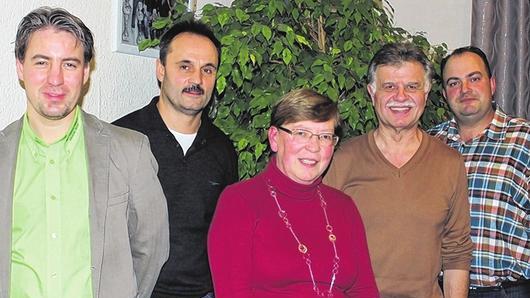 Christian Beetz, Ralf Widmann, Andrea Weinig, Edgar Wegner und Christian Kempf (von links) bilden das neue Vorstandsteam des Aktionskreises Knetzgauer Unternehmer (AKU). Auf dem Bild fehlt Wilma Frey, die ebenfalls dem Vorstandschaftsteam angehört. Christian Beetz, Ralf Widmann, Andrea Weinig, Edgar Wegner und Christian Kempf (von links) bilden das neue Vorstandsteam des Aktionskreises Knetzgauer Unternehmer (AKU). Auf dem Bild fehlt Wilma Frey, die ebenfalls dem Vorstandschaftsteam angehört.