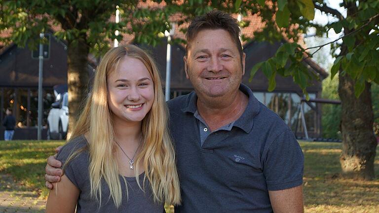 Mit einem Jubiläumsabend und vielen anwesenden Gründungsmitgliedern feierte die Volkstanz- und Trachtengruppe Obertheres ihr 50-jähriges Bestehen in der Schafhoffestscheune.
