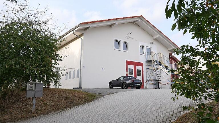 Die ehemalige Königsallee im Günterslebener Gewerbegebiet Fahrental. Am 2. November beginnt der Landkreis Würzburg mit der Belegung der neuen Notunterkunft. Die ehemalige Königsallee im Günterslebener Gewerbegebiet Fahrental. Am 2. November beginnt der Landkreis Würzburg mit der Belegung der neuen Notunterkunft.
