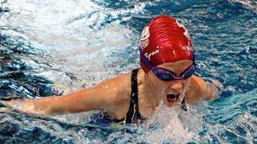 Johanna Strobel gewann drei Goldmedaillen (100m Brust, 100m Rücken und 100m Schmetterling) sowie Silber über 100m Lagen.
