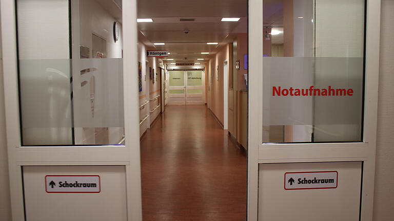 Sind in der Notaufnahme des Lohrer Kreiskrankenhauses die Wartezeiten mitunter unzumutbar lang? Ein 50-Jähriger schildert entsprechende Erlebnisse seiner Tante. Die Klinikleitung spricht jedoch von einem Ausnahmefall. Sind in der Notaufnahme des Lohrer Kreiskrankenhauses die Wartezeiten mitunter unzumutbar lang? Ein 50-Jähriger schildert entsprechende Erlebnisse seiner Tante. Die Klinikleitung spricht jedoch von einem Ausnahmefall.