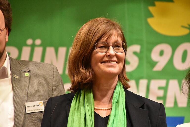 Landratskandidatin Karen Heußner hielt ein Aufsehen erregendes Grußwort Landratskandidatin Karen Heußner hielt ein Aufsehen erregendes Grußwort