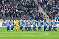 Hertha-Protest       -  Kniofall-Protest: Die Hertha-Spieler vor dem Anpfiff der Partie gegen Schalke 04. Foto: Annegret Hilse