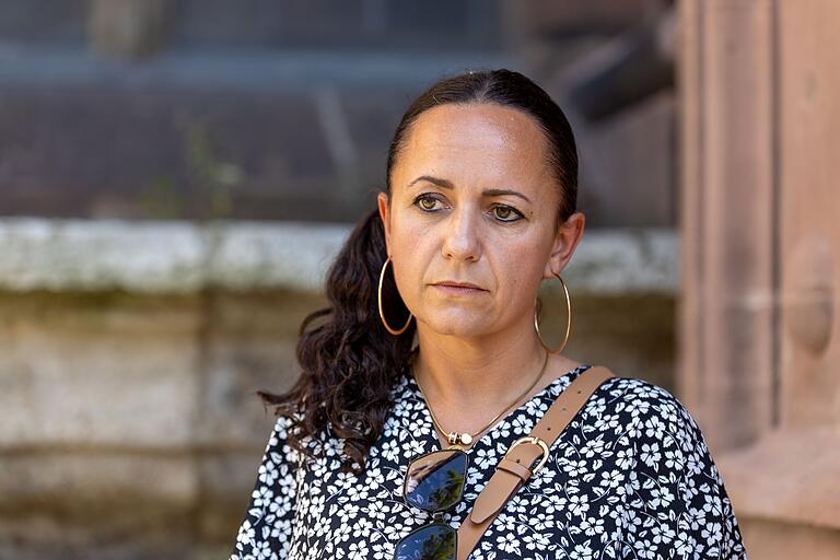 Daniela Farre vermisst ihre kleine Tochter und ihren kleinen Sohn: Seit Mai hat die berufstätige Mutter aus Höchberg ihre entführten Kinder nicht gesehen. Daniela Farre vermisst ihre kleine Tochter und ihren kleinen Sohn: Seit Mai hat die berufstätige Mutter aus Höchberg ihre entführten Kinder nicht gesehen. 