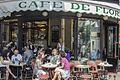 Café de Flore Boulevard St Germain Saint Germain des Prés Paris Frankreich Europa Copyright i       -  Zu den Gästen des berühmten &bdquo;Café de Flore&ldquo; in Paris zählten einst Pablo Picasso und Ernest Hemingway.
