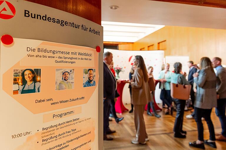 Die erste Bildungsmesse in Schweinfurt hat Anbieter für Weiterbildung, Unternehmer und Arbeitssuchende zusammen gebracht. Die erste Bildungsmesse in Schweinfurt hat Anbieter für Weiterbildung, Unternehmer und Arbeitssuchende zusammen gebracht.